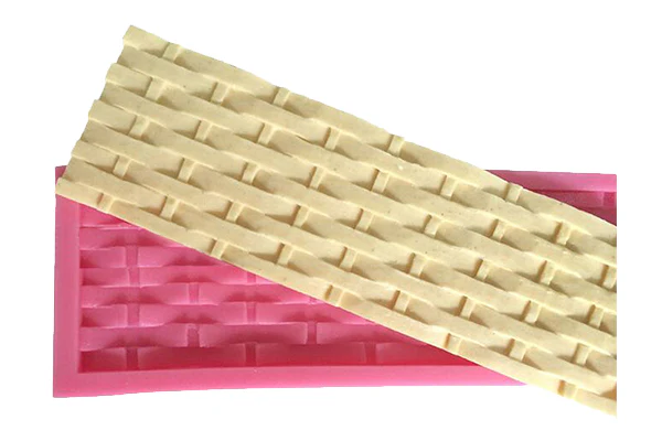 Basketweave Border - Iconic Cake Art - Image 2