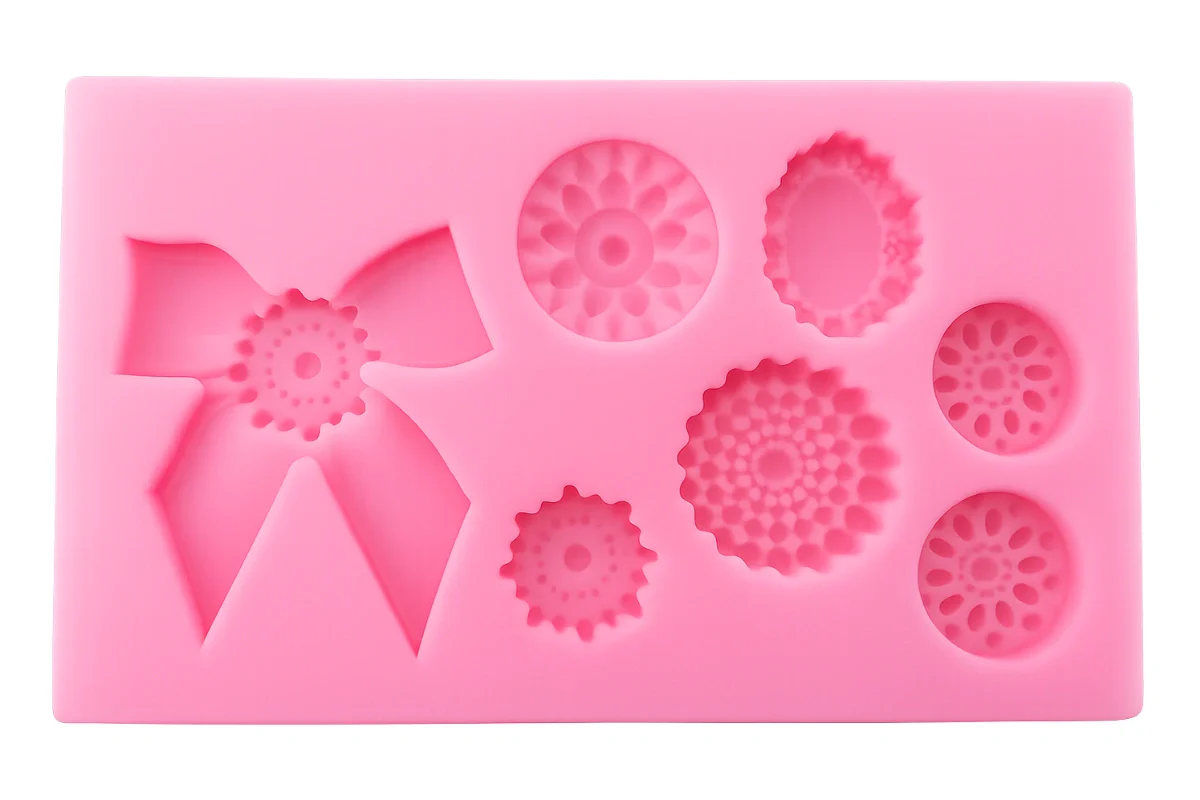 Bows and Bow Centers - Iconic Cake Art - Image 2