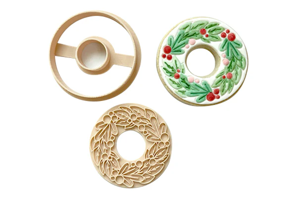 Christmas Wreath Stamp and Cutter Set - Little Biskut