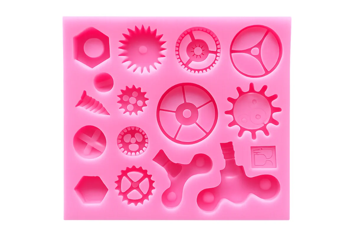 Gear and Keys - Iconic Cake Art - Image 2