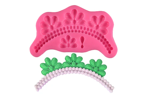Pearl Border - Iconic Cake Art - Image 2